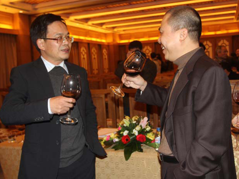 &Ocirc;ng chủ Truyền h&igrave;nh An Vi&ecirc;n: "T&ocirc;i kh&ocirc;ng tin bầu Ki&ecirc;n"